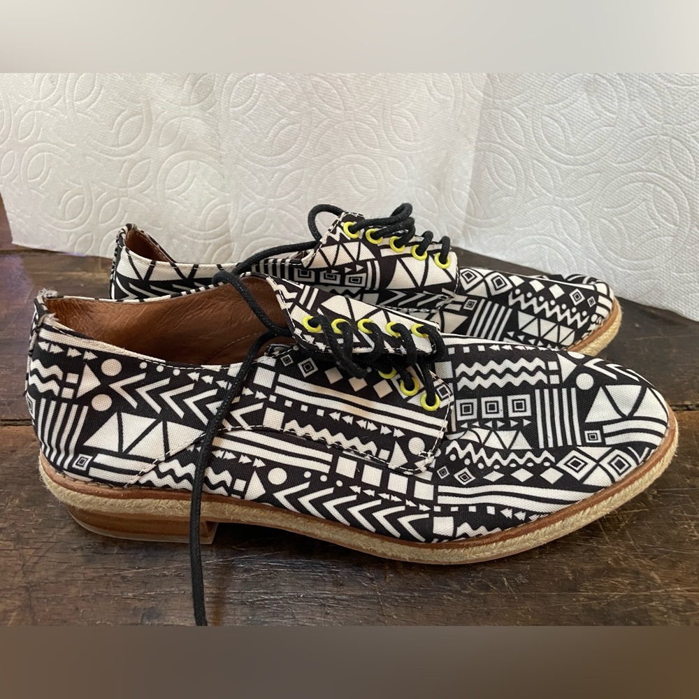 Black and white Matiko shoes
